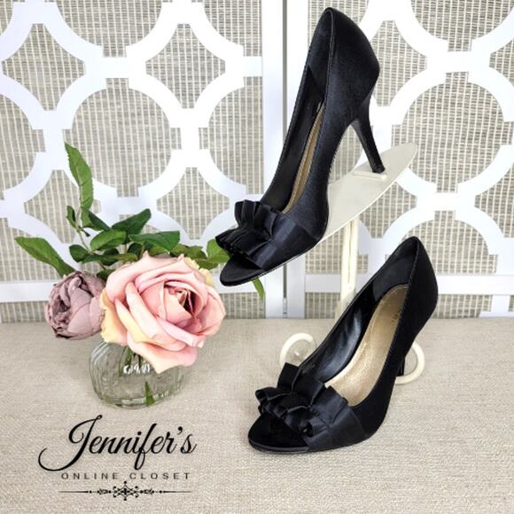 Tahari Sloan Black Satin Ribbon Peep Toe Heels Size 9M - Picture 1 of 16